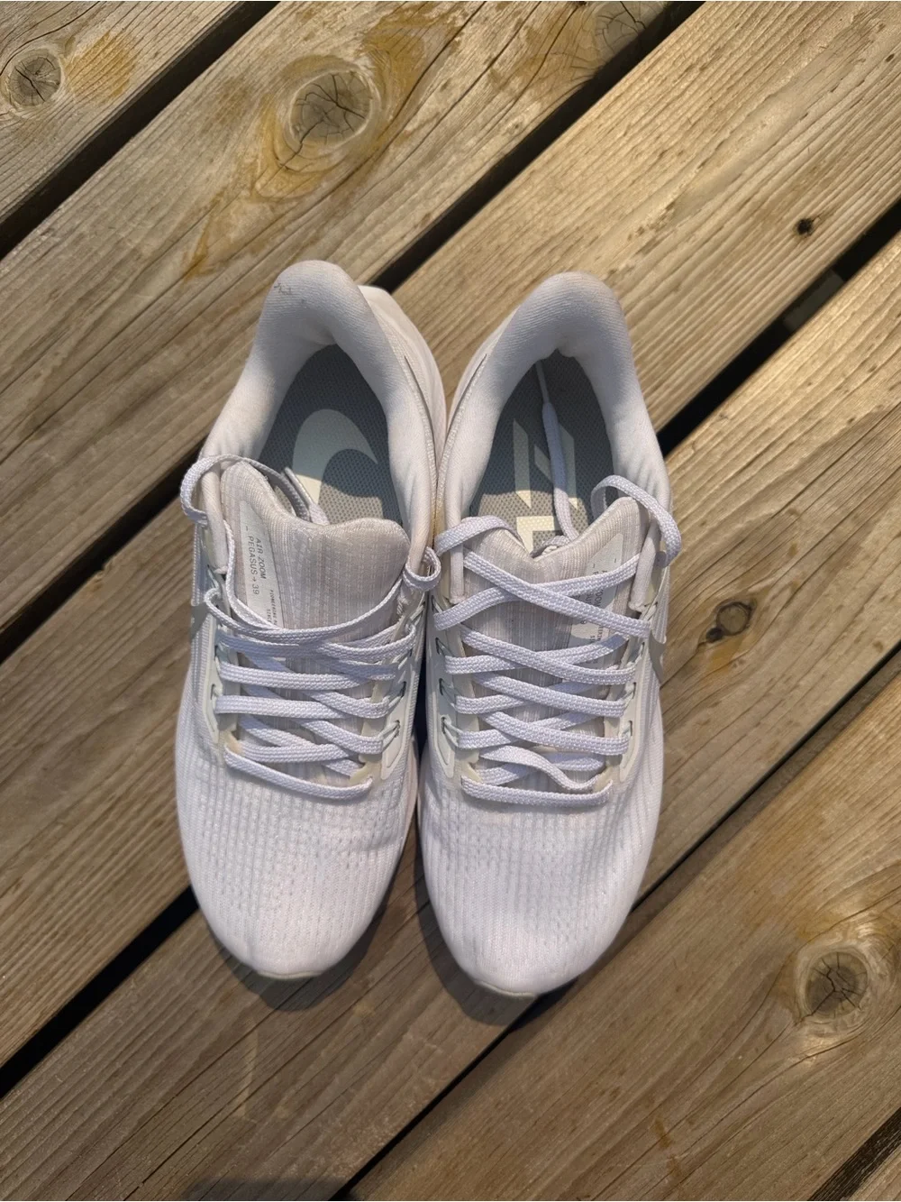 Nike Air Zoom Pegasus 39 Running Shoes – Women’s Size 9.5 (White)